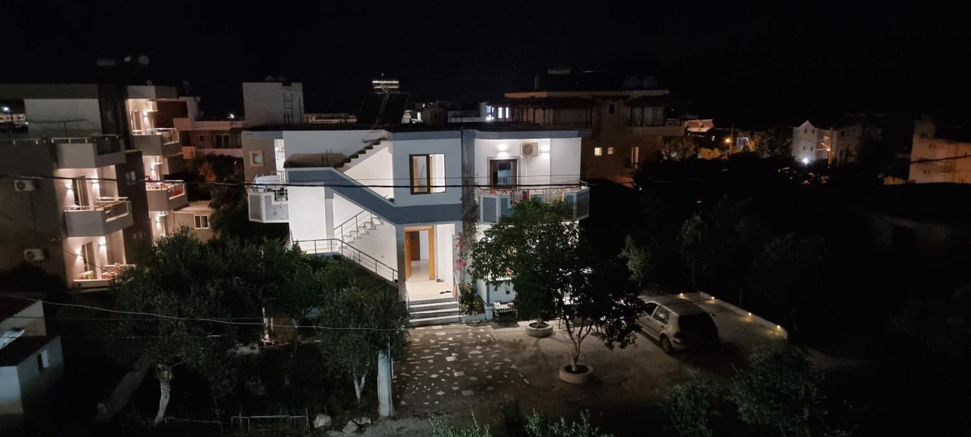 Shapa Guest house *